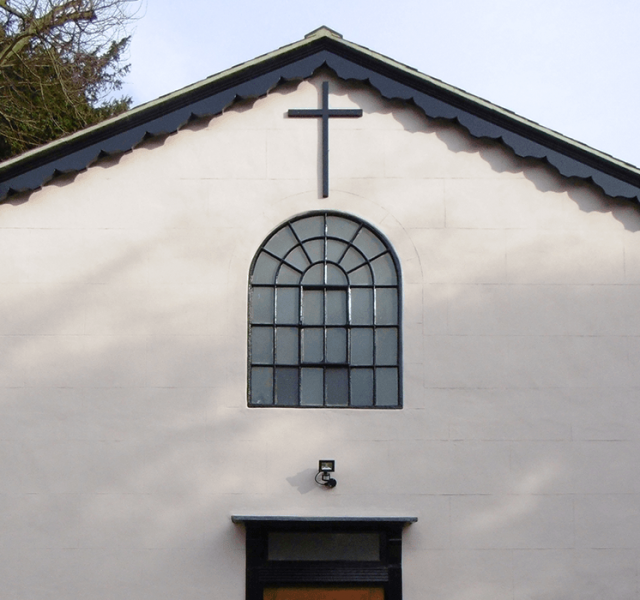 Grade II listed United Reform Church refurbished with cast aluminium gutters and downpupes